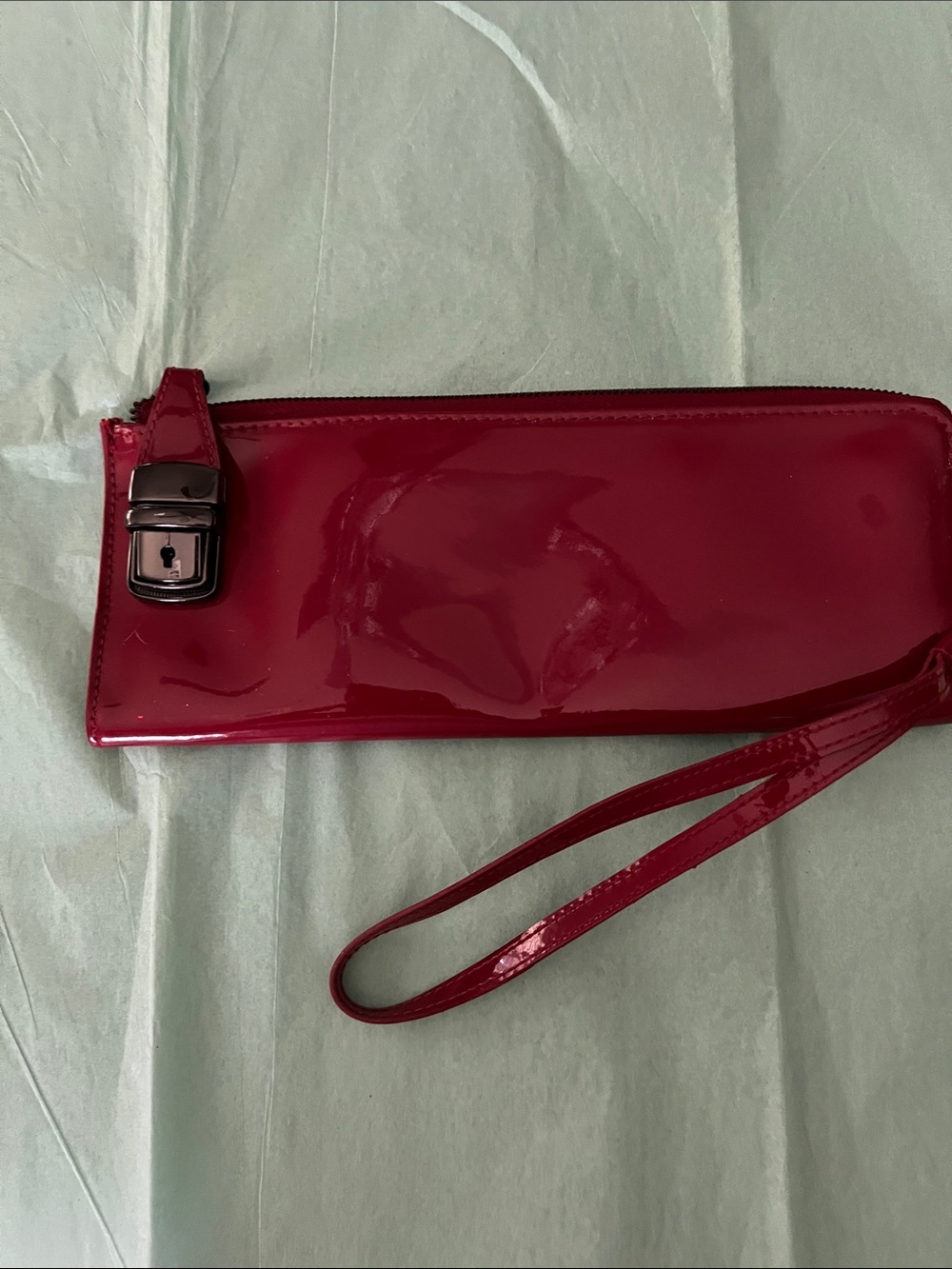 Lipstick red patent leather wrist purse